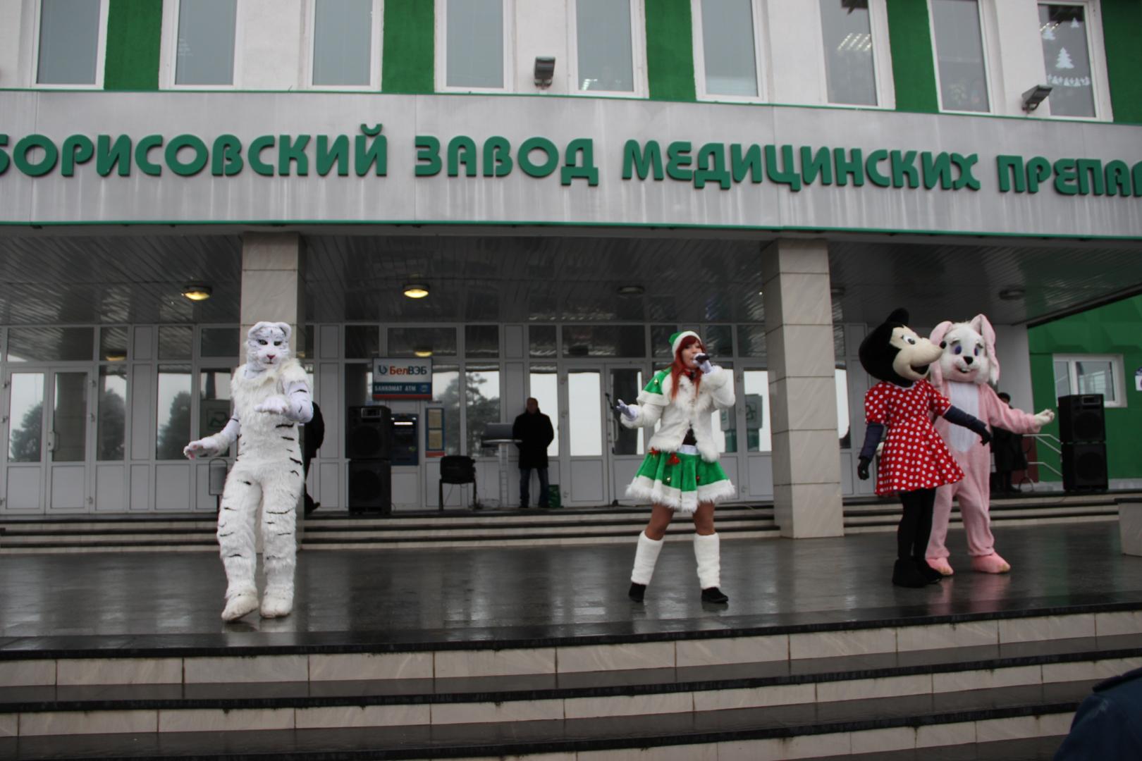 Новогоднее поздравление от Деда Мороза и Снегурочки!