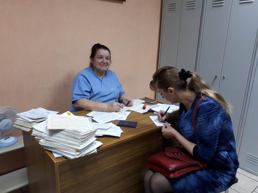 24 июля 2019 года на базе здравпункта ОАО «БЗМП» прошел День безвозмездного донорства. 35 работников предприятия сдали кровь на безвозмездной основе для УЗ «Борисовская центральная районная больница» станция переливания крови. Каждому человеку может в любой момент понадобиться донорская кровь. По статистике, каждый третий человек в течение своей жизни, нуждается в переливании крови. И на сегодняшний момент сотрудники нашего предприятия готовы стать донорами и помочь нуждающимся. Ведь быть безвозмездным донором – это своеобразная форма солидарности: гражданской, христианской, человеческой.